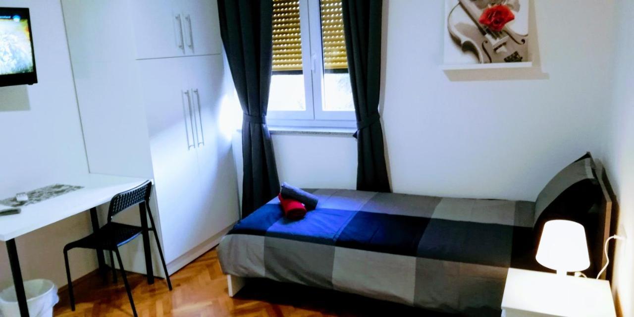 Pula Center Green Park Apartments And Rooms Exterior photo