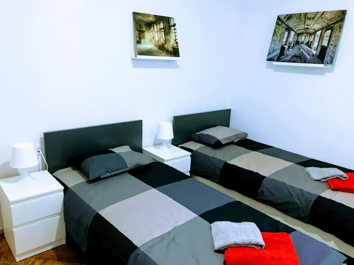 Pula Center Green Park Apartments And Rooms Exterior photo