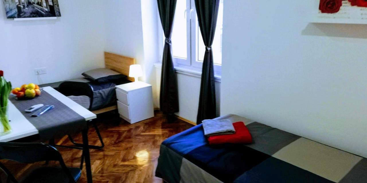 Pula Center Green Park Apartments And Rooms Exterior photo