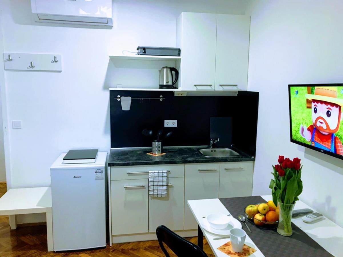 Pula Center Green Park Apartments And Rooms Exterior photo