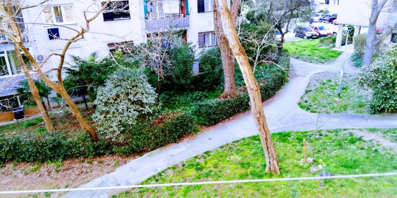 Pula Center Green Park Apartments And Rooms Exterior photo